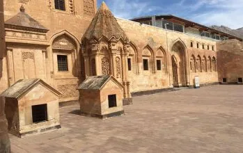 İshak Paşa Sarayı