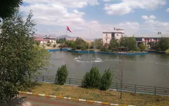 Hınıs