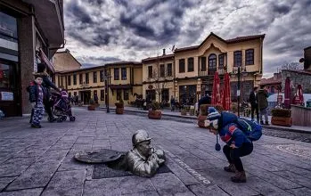 Atlıhan El Sanatları Çarşısı