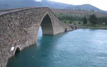 Ceyhan Taş Köprü